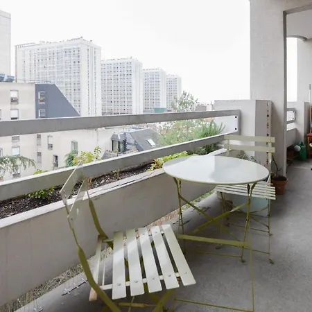 Appartement Superb Apt With Balcony And View On